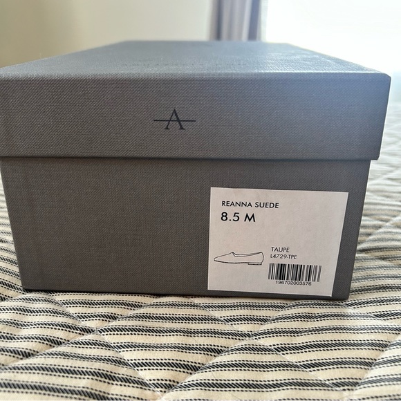 Like New. Aquatalia “Reanna”  suede slipper flat - Picture 7 of 7